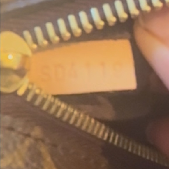 Louis Vuitton Pochette Metis - Picture 10 of 10